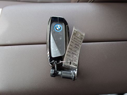 Used 2023 BMW iX xDrive50 w/ Premium Package AWD/4WD image 37