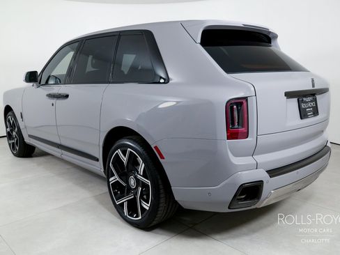 Used 2026 Rolls-Royce Cullinan Black Badge AWD/4WD image 8