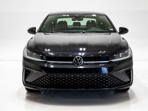 Used 2025 Volkswagen Jetta Sport FWD image 4