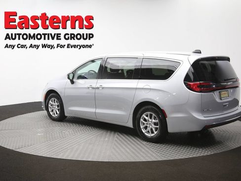 Used 2024 Chrysler Pacifica Touring-L FWD image 65