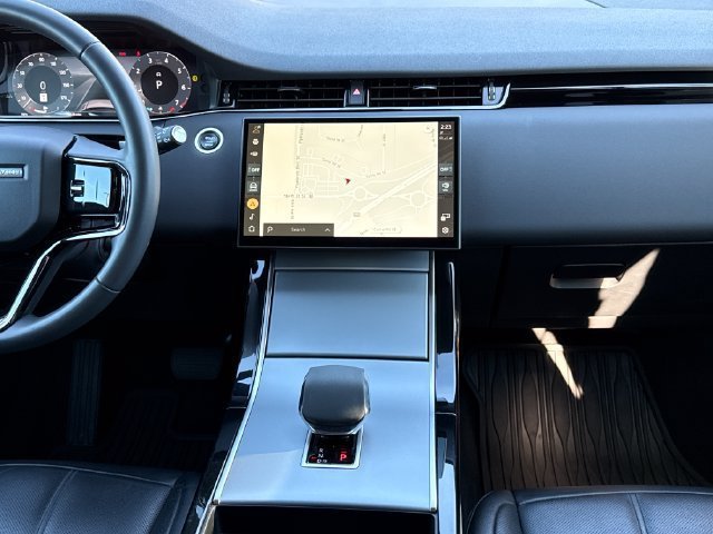 Used 2024 Land Rover Range Rover Evoque S AWD/4WD image 11