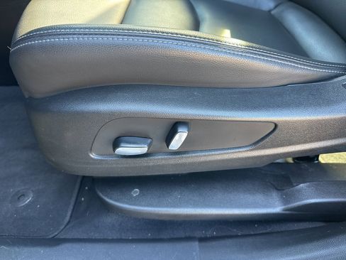 Used 2023 Cadillac XT6 Luxury image 17