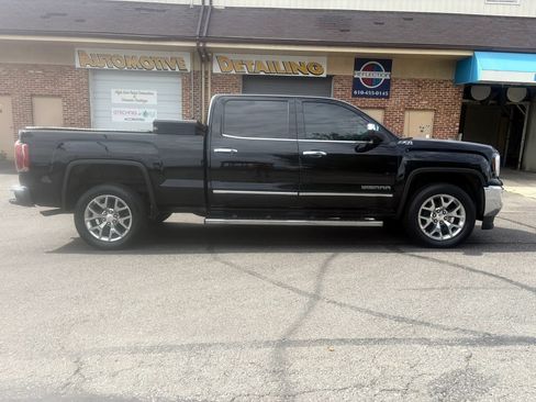Used 2018 GMC Sierra 1500 SLT w/ SLT Premium Package AWD/4WD image 10