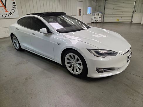 Used 2016 Tesla Model S 90D AWD/4WD image 10