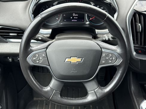 Used 2022 Chevrolet Traverse LT FWD image 18