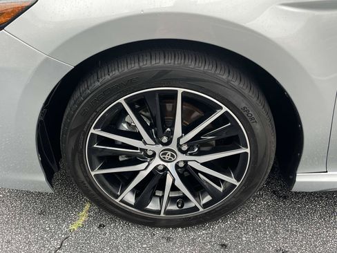 Used 2024 Toyota Camry SE FWD image 9