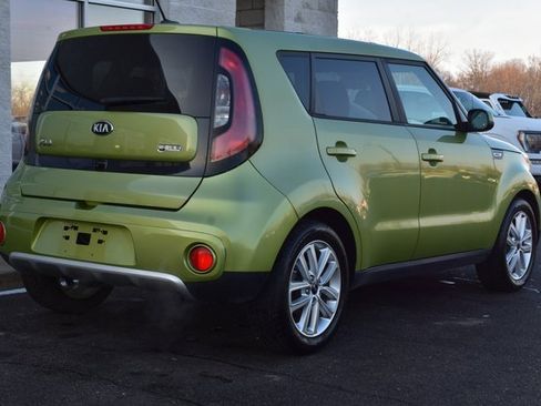 Used 2017 Kia Soul + image 11