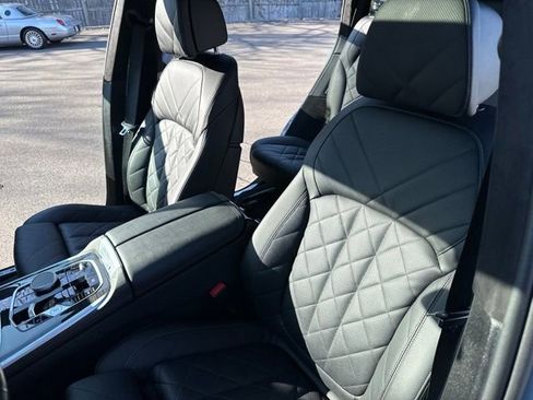 Used 2024 BMW X7 xDrive40i w/ M Sport Package image 27