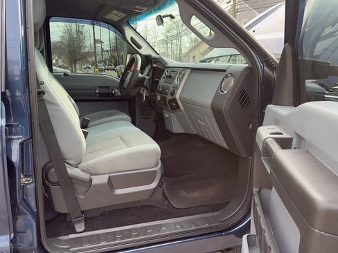 Used 2015 Ford F250 XLT w/ Snow Plow Prep Package image 22