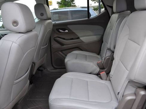 Used 2020 Chevrolet Traverse Premier image 12