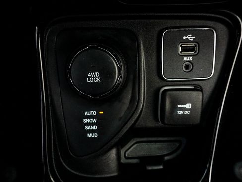 Used 2017 Jeep Compass Limited w/ Navigation Group image 24