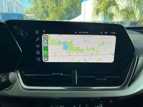 Used 2025 Chevrolet Trax LT image 20