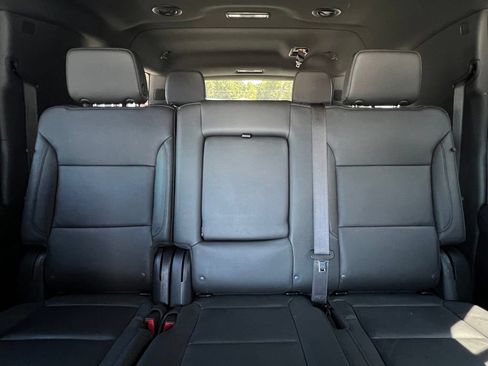 Used 2025 Chevrolet Suburban LT w/ Comfort Package AWD/4WD image 11