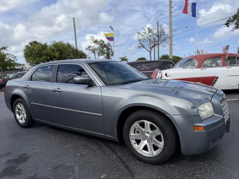 Used 2006 Chrysler 300 Touring image 7
