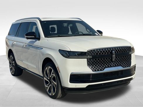 New 2026 Lincoln Navigator Reserve AWD/4WD image 7