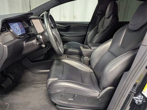 Used 2018 Tesla Model X 75D image 10