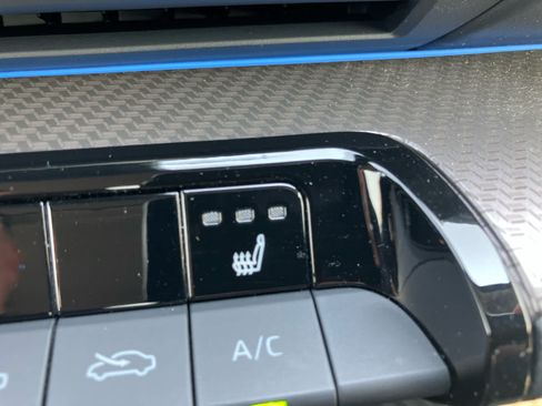 Certified 2024 Toyota Prius XLE AWD/4WD image 29
