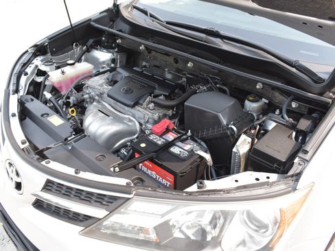 Used 2013 Toyota RAV4 LE w/ Preferred Accessory Pkg AWD/4WD image 29