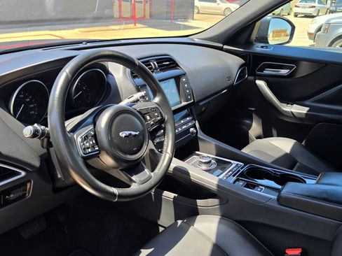 Used 2017 Jaguar F-PACE Premium AWD/4WD image 25
