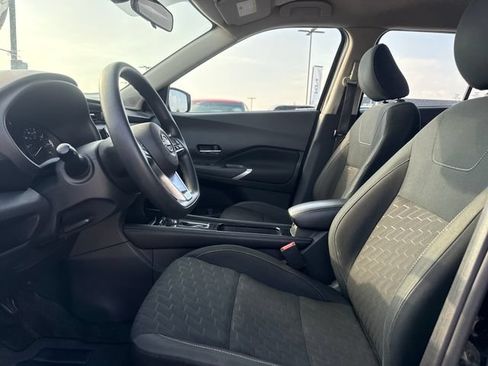 Used 2024 Nissan Kicks SV FWD image 11