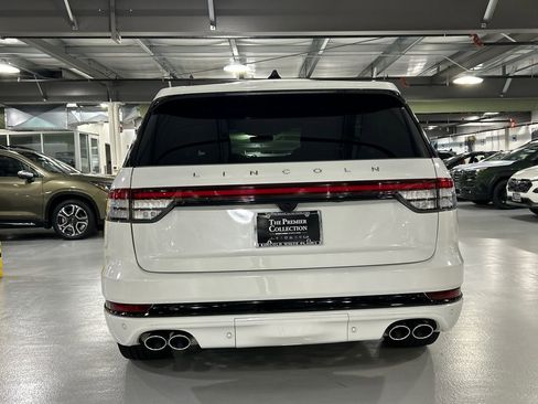 Used 2026 Lincoln Aviator Reserve w/ Jet Appearance Package AWD/4WD image 3
