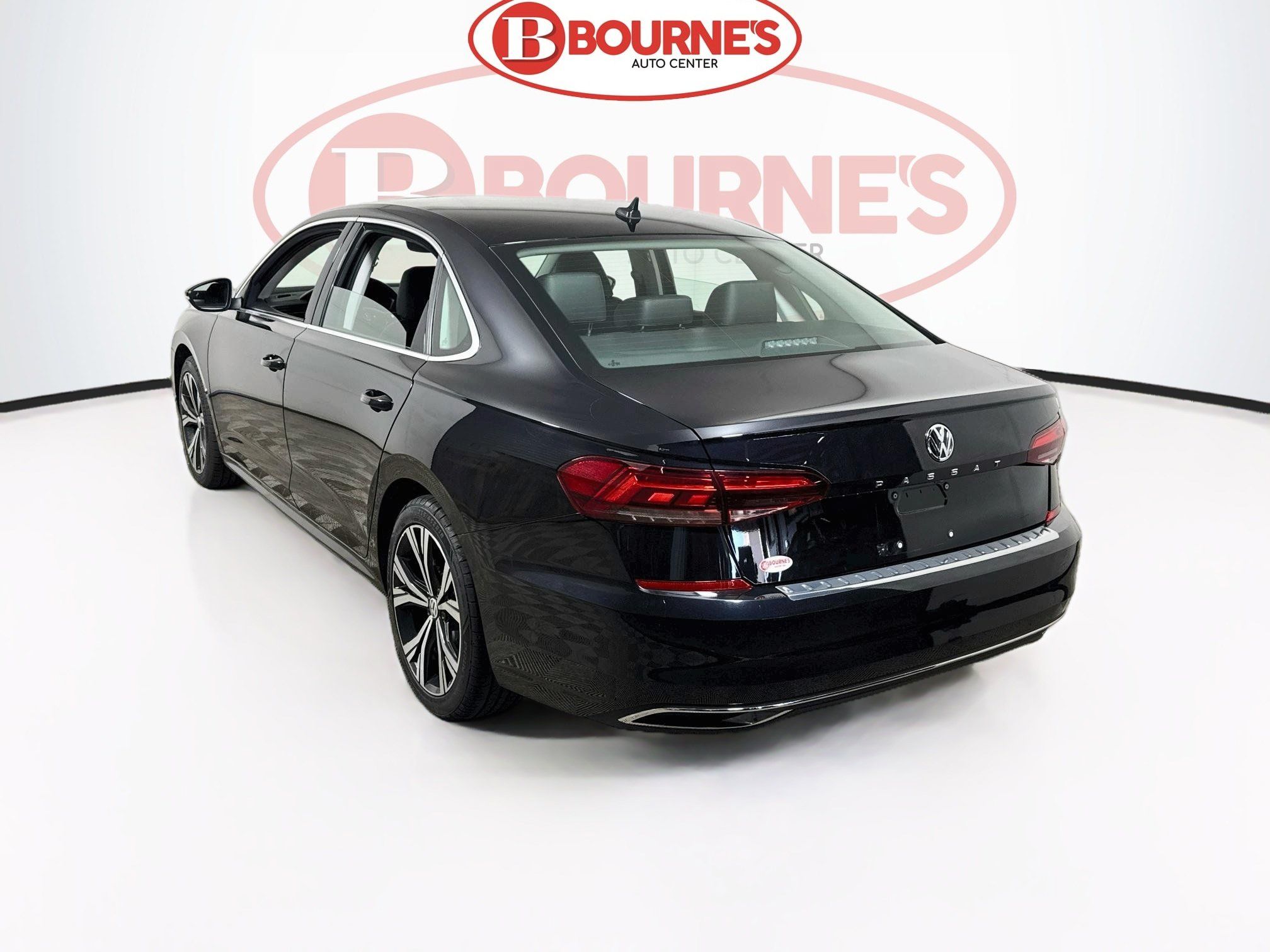 Used 2021 Volkswagen Passat 2.0T SE FWD image 9