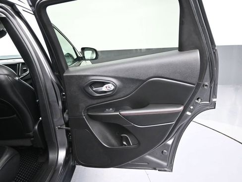 Used 2022 Jeep Cherokee Trailhawk w/ Premium Leather Package image 32