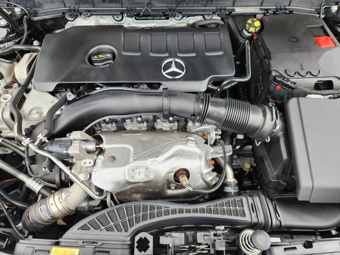 Used 2023 Mercedes-Benz GLB 250 4MATIC image 19