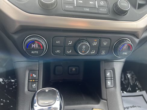 Used 2018 GMC Acadia Denali w/ Technology Package image 23