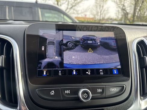 Used 2024 Chevrolet Equinox LT FWD image 17