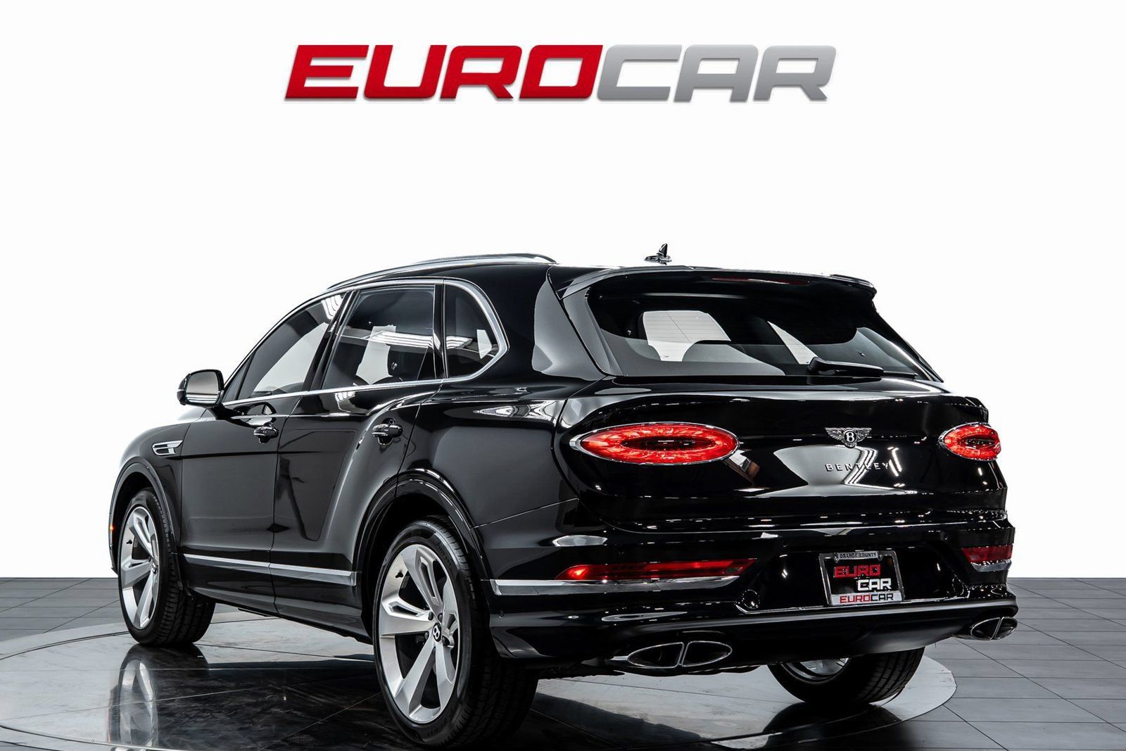 Used 2024 Bentley Bentayga AWD/4WD image 3