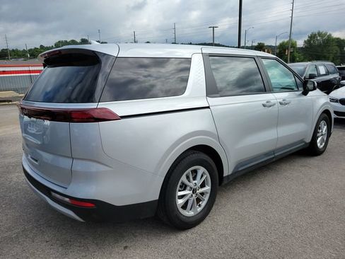 Used 2022 Kia Carnival LX FWD image 7