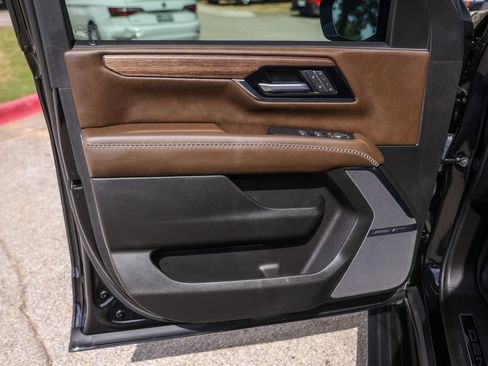 Used 2026 GMC Yukon Denali Ultimate AWD/4WD image 26