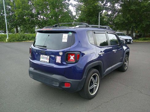 Used 2017 Jeep Renegade Altitude AWD/4WD image 5