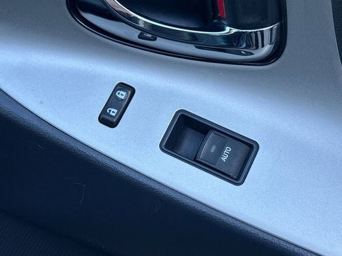 Used 2011 Toyota Camry SE image 21