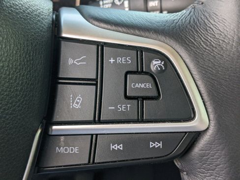 Used 2021 Toyota Sienna XLE w/ XLE Plus Package image 25