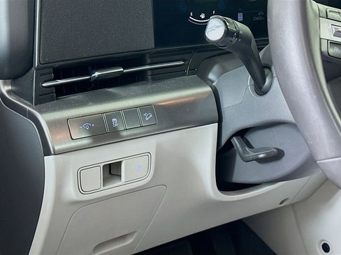 Used 2025 Hyundai Kona SEL image 17