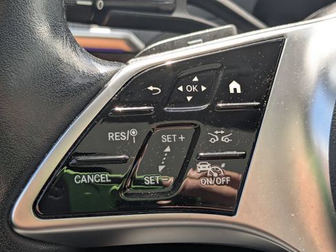 Certified 2022 Mercedes-Benz C 300 Sedan w/ Exclusive Trim Package image 11