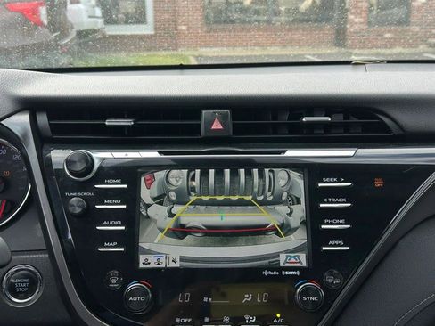 Used 2020 Toyota Camry XSE image 12