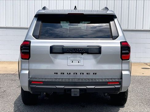 New 2026 Toyota 4Runner SR5 AWD/4WD image 5