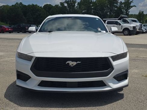 Used 2025 Ford Mustang Coupe RWD image 8