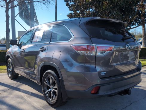 Used 2016 Toyota Highlander XLE image 8