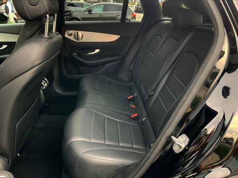 Used 2019 Mercedes-Benz GLC 300 4MATIC image 19
