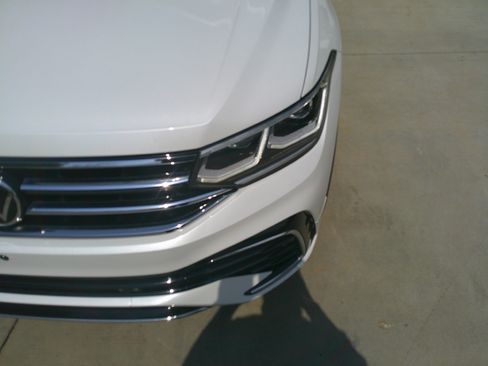 Used 2024 Volkswagen Tiguan SEL R-Line image 7