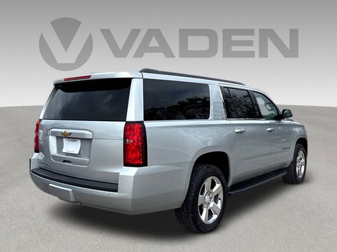 Used 2019 Chevrolet Suburban LT image 24