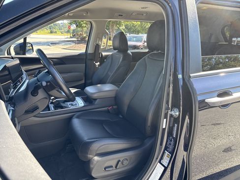 Certified 2025 Kia Carnival FWD image 17