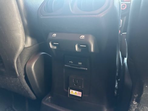 Used 2018 Jeep Wrangler Unlimited Rubicon AWD/4WD image 13