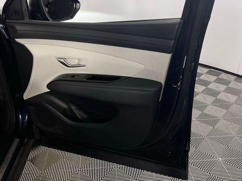 Used 2025 Hyundai Tucson Limited image 36