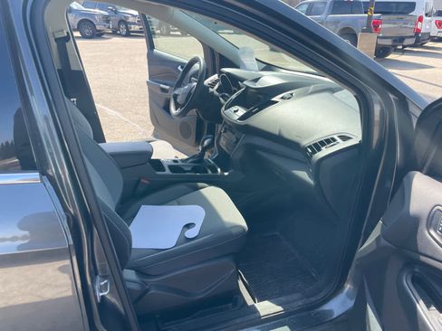 Used 2019 Ford Escape SE image 17