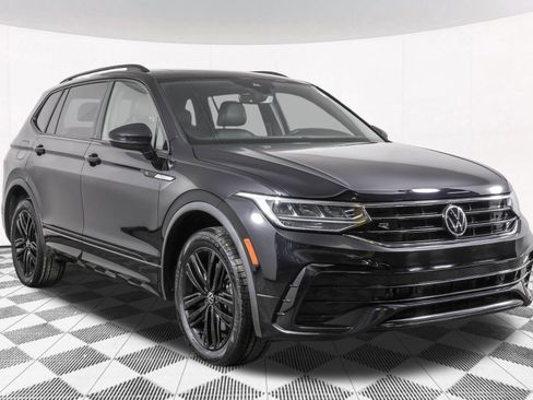 Used 2022 Volkswagen Tiguan SE R-Line image 13